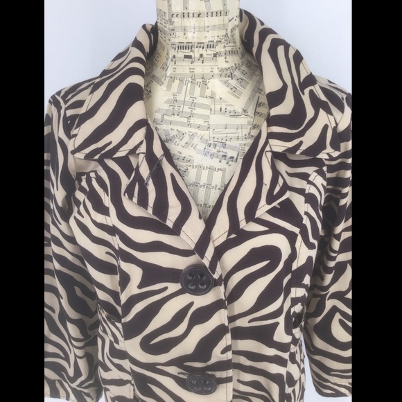 e-col-o-gie XL Zebra Print Jacket - Picture 3 of 10